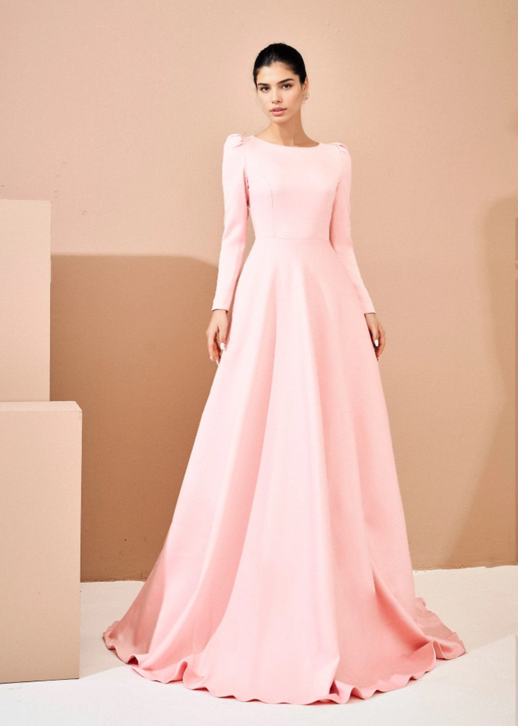 Simple long-sleeved wedding dress
