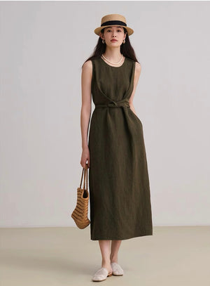 Back slit detail of sleeveless linen midi dress for relaxed movement