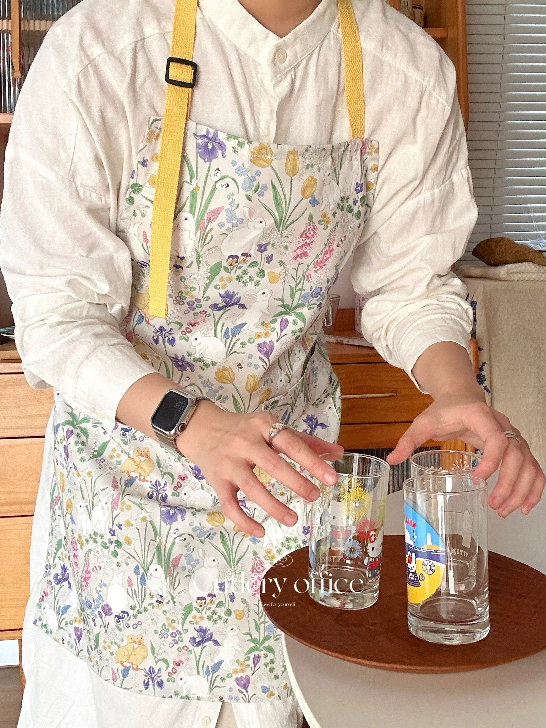 Cutlery French Monet Garden Rabbit Print Apron Home Kitchen Oil-resistant Waterproof Adjustable Cover