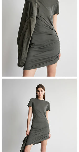 Slim-fit ruched mini black dress with short sleeves