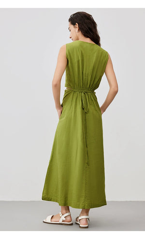 Stylish orange dress with flattering fit and cut-out detail