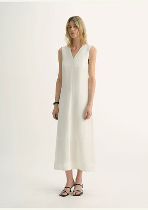 Minimalist travel-ready sleeveless midi dress