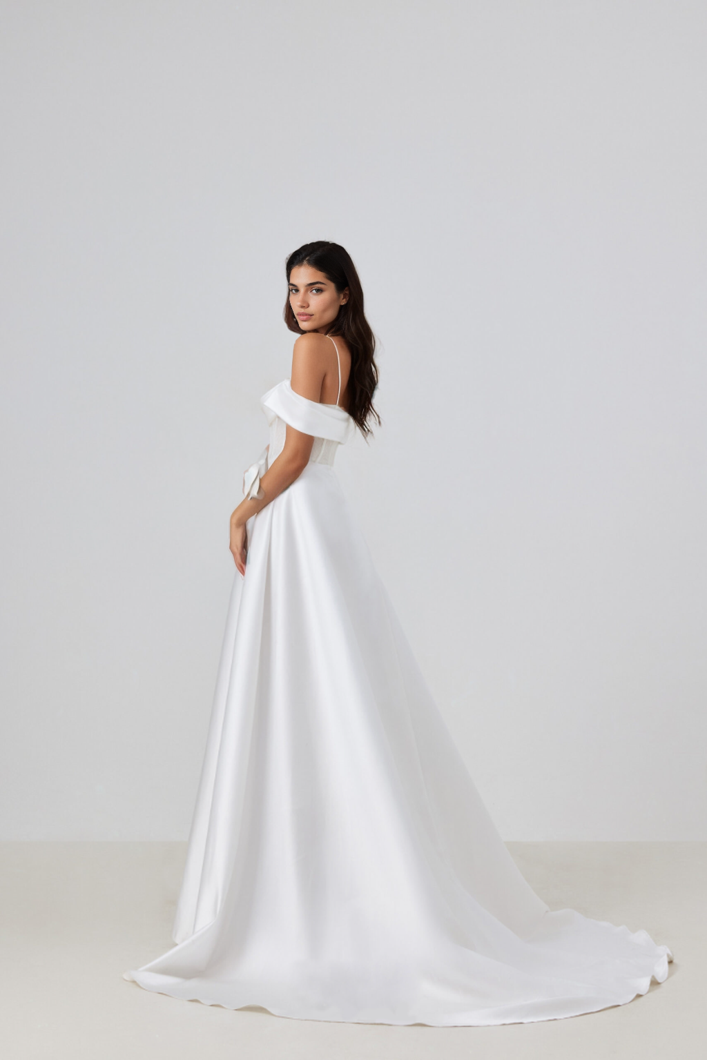 Strapless lace corset dress adorned with pearl beading