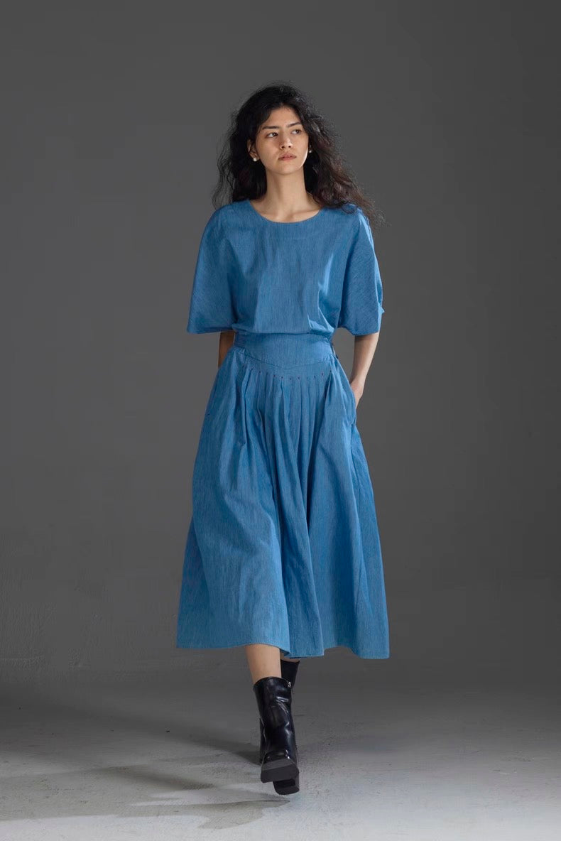Elegant cotton dress with structure
