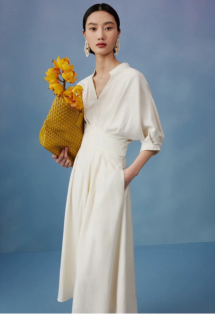  Elegant white French-style maxi dress
