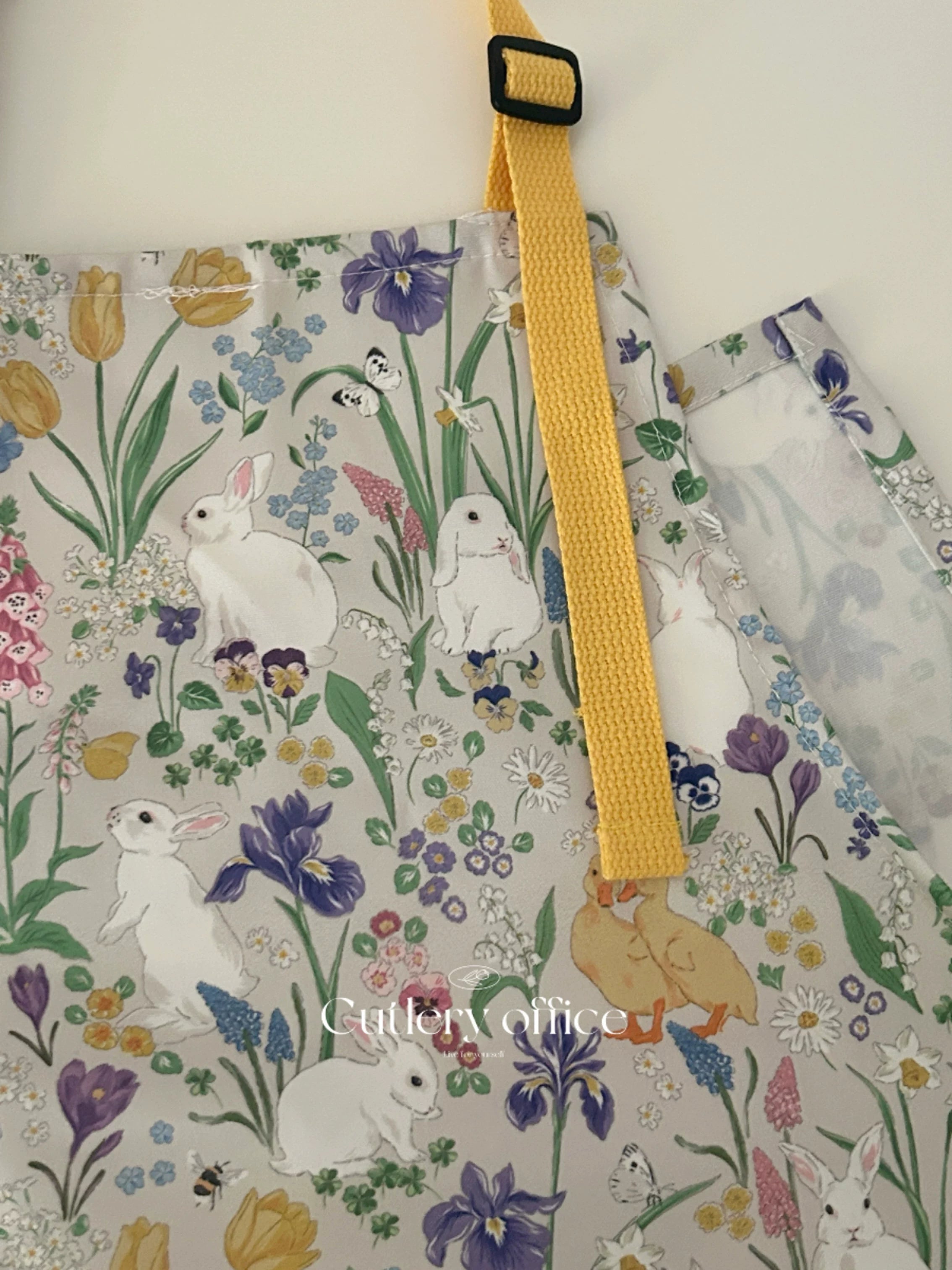 Cutlery French Monet Garden Rabbit Print Apron Home Kitchen Oil-resistant Waterproof Adjustable Cover