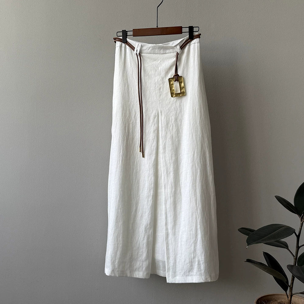 Elegant resort-ready outfit for warm weather