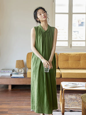 Elegant sleeveless A-line dress in solid linen