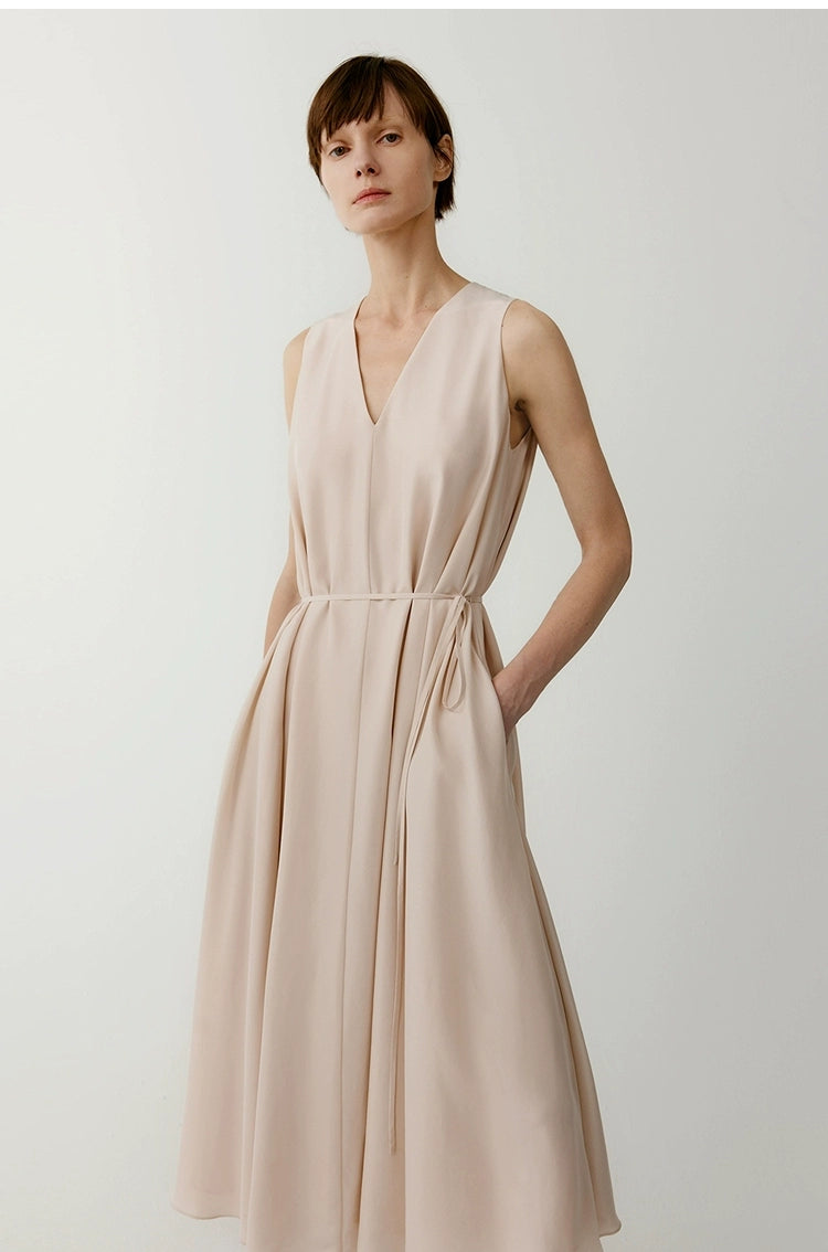 Relaxed fit linen dress with waist tie