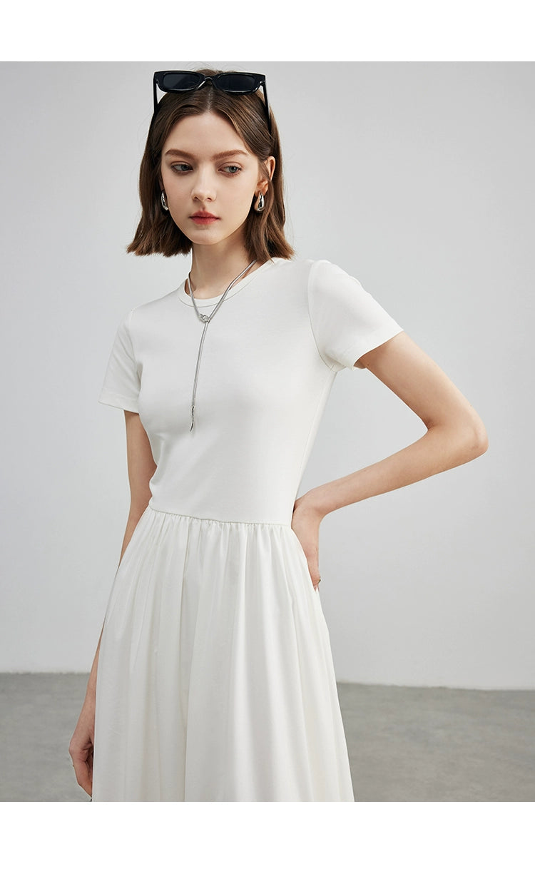 Close-up of ruched bodice and thumbhole sleeve
