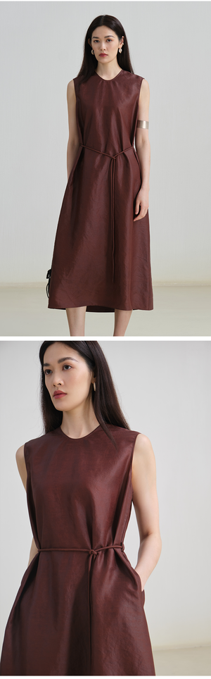 Detail shot of drawstring waist and hidden pocket