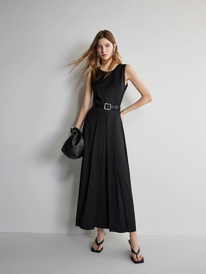 Elegant black sleeveless belted maxi dress