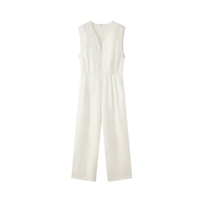 Lightweight summer outfit with modern structure