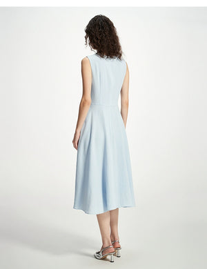 Refined sleeveless dress with structured silhouette