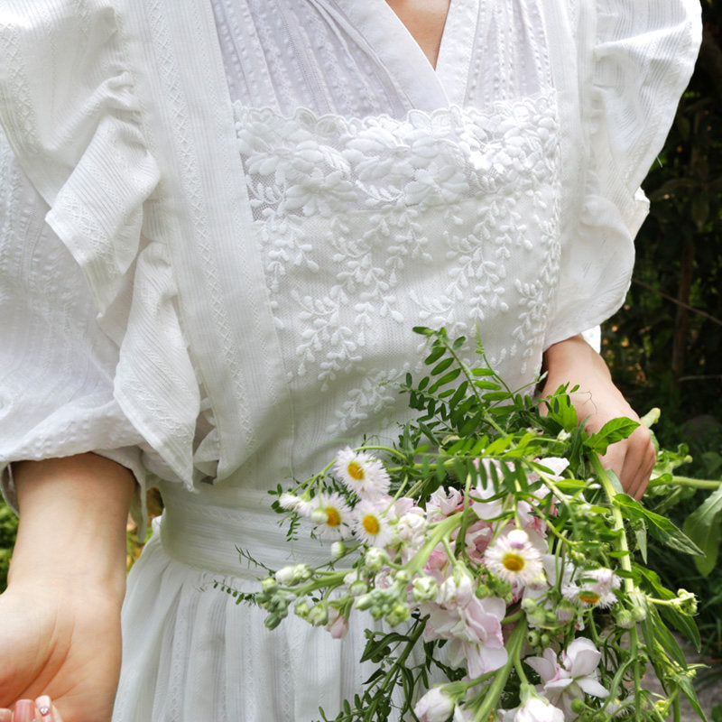 French Vintage Ruffled White Apron, Lolita-Style Florist Cafe Workwear